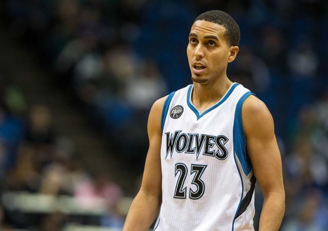 维拉客场4-3逆转布莱顿，终结其英超主场不败纪录，升至第三名。（阿斯顿维拉客场4-3逆转布莱顿，终结对手英超主场不败并升至积分榜第三）