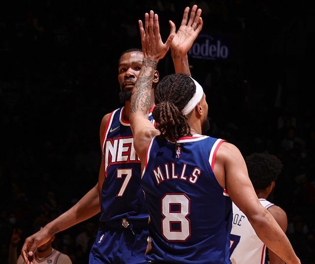 多位名宿怒批萨拉赫：他的行为会给利物浦带来麻烦，应该道歉（多名足坛名宿痛斥萨拉赫：此举恐为利物浦招致麻烦，呼吁其公开道歉）