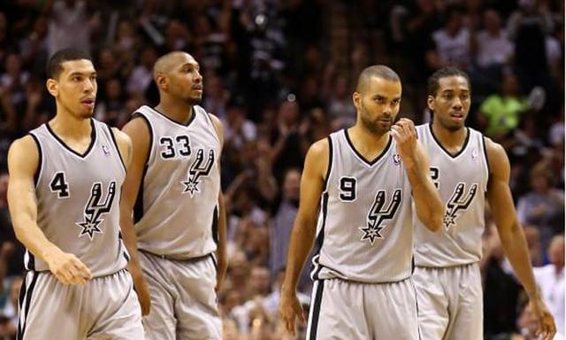 总价超百万!国羽世界冠军夫妇一周连办三场婚礼,将合体登跨年晚会（一周三场婚礼耗资逾百万元，国羽世界冠军伉俪将携手亮相跨年晚会）