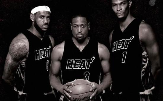 NBA球员专访：詹姆斯谈团队合作,（NBA球星詹姆斯专访：畅谈团队协作之道）