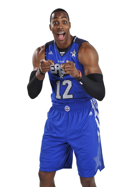 关键先生！高诗岩4中2得到8分5板8助&关键时刻拯救球队（高诗岩成关键先生：4投2中砍下8分5板8助，关键时刻力挽狂澜）