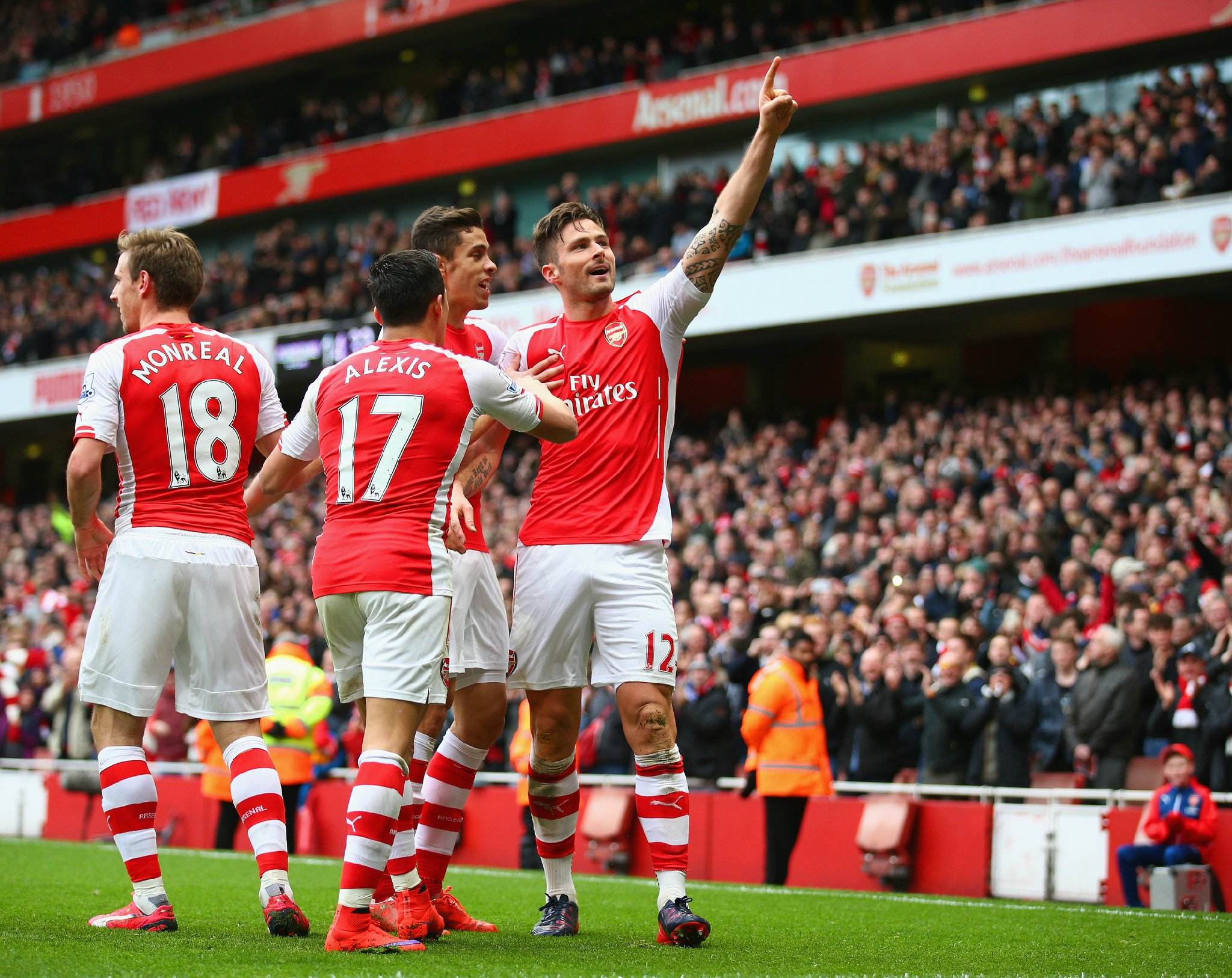 塞维利亚vs奥萨苏纳：夸西、胡安卢-桑切斯首发，劳尔-加西亚、博约莫出战（塞维利亚对阵奥萨苏纳：夸西、胡安卢-桑切斯先发，劳尔-加西亚、博约莫登场）