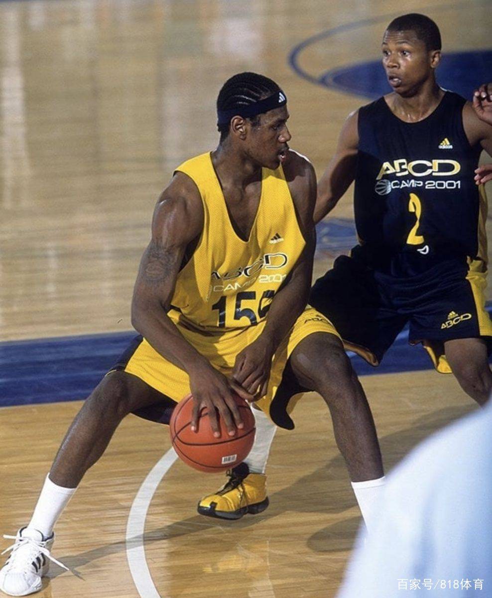 希勒评英超本轮最佳阵容：埃泽领衔，内托、皮克福德等人在列（希勒评出英超本轮最佳阵容：埃泽压阵，内托与皮克福德入选）