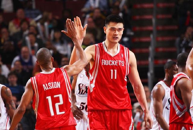 布伦森单场30+次数升至尼克斯队史第三，仅次于尤因和安东尼（布伦森30+场次升至尼克斯历史第三，仅逊尤因与安东尼）