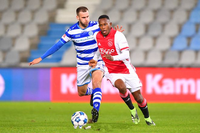 库里一再证 库里一再证